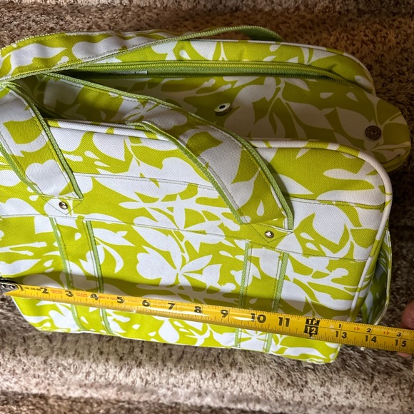 Beautiful designed pet carrier with handles. - Picture 8 of 11